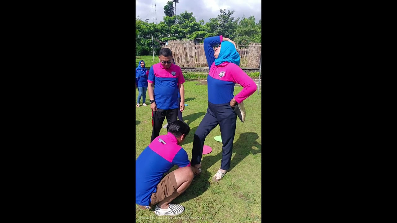 Besi menajamkan besi, manusia menajamkan manusia