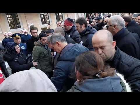 Şehit Binbaşının annesi ve eşi tabutuna sarılarak ağladı