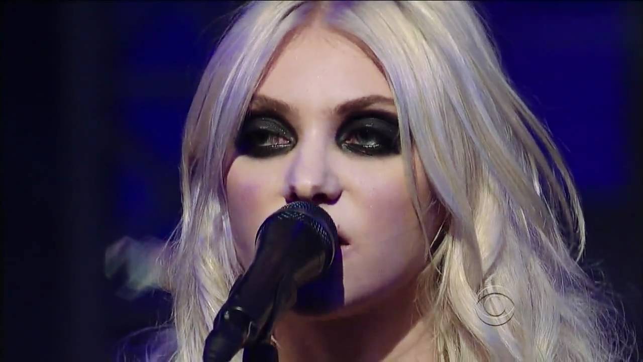 The Pretty Reckless - Make Me Wanna Die (Late Night Show with David Letterman - August 25, 2010)