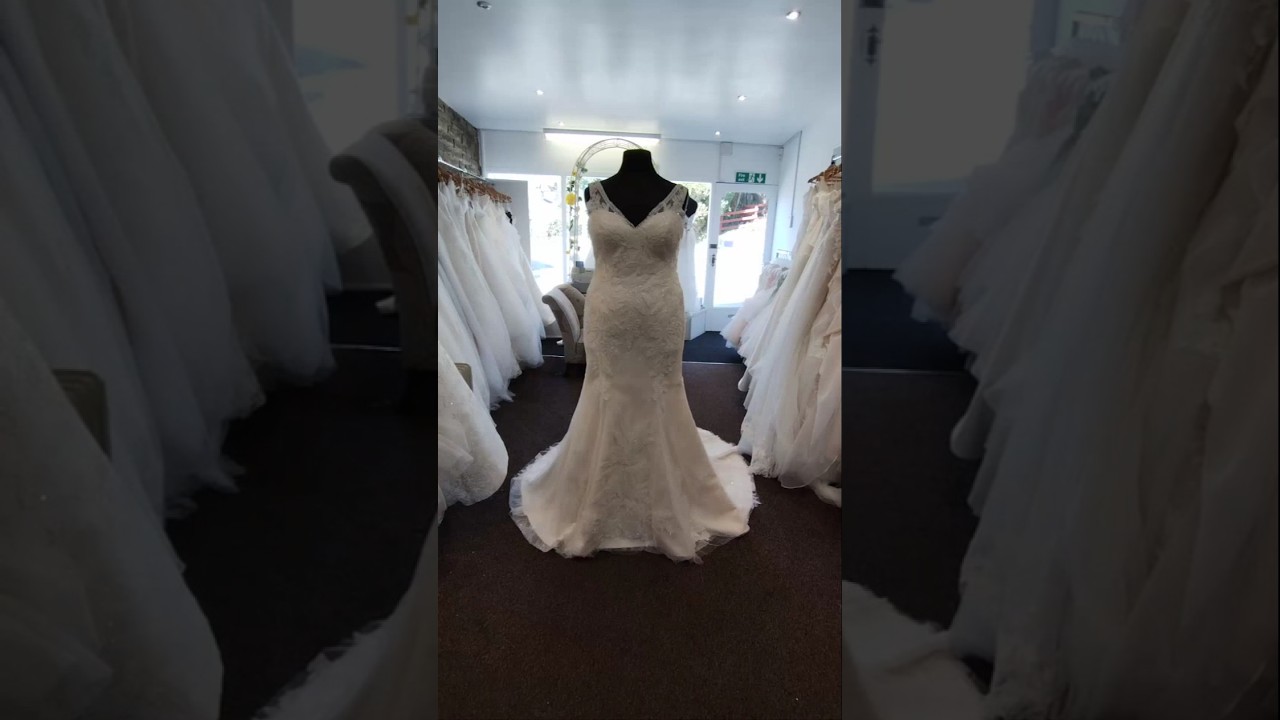 ROXANNE WEDDING DRESS