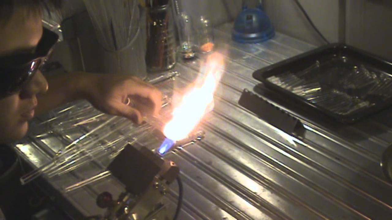 Dabbing at Asian Invasion Glassworks