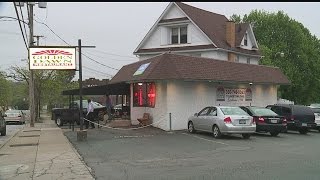 Customers pack Golden Dawn for final night before shutdown
