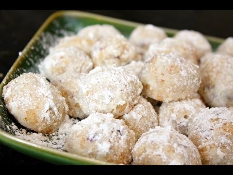 Christmas Snowball Cookies - Holiday and Christmas Cookie Recipes