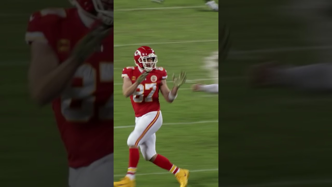 Insane touchdown by Patrick Mahomes & Marquez Valdes-Scantling | Kansas City Chiefs