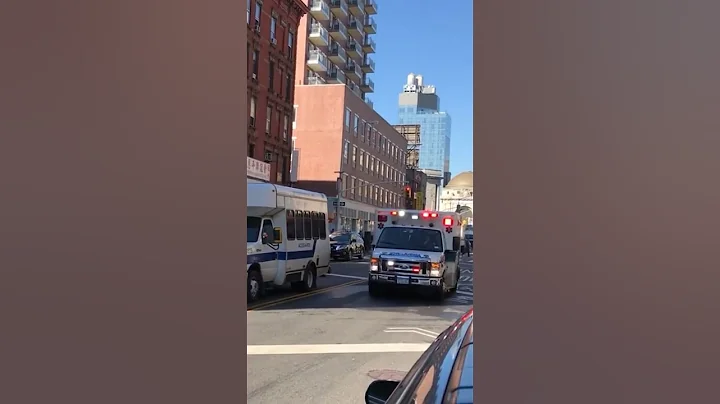 Crazy Siren 😲 Hatzolah ambulance NYC