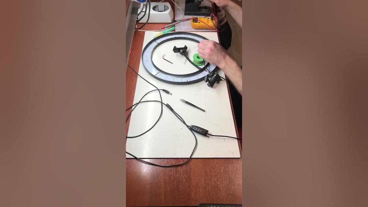 Держатель для кольцевой лампы. Держатель для светодиодной лампы. Как разобрать кольцевую лампу. Балластный адаптер розетка кольцевая лампа. Сборка лед лампы штатив.