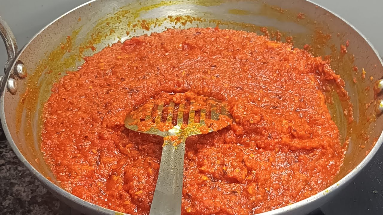 लाल मिर्ची का सेजवांन सॉस आचार बनाया है कि सब की डिमांड हो गई एक बोतल हमको भी देना🌶️🌶️ सॉस#shorts 