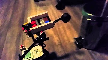 Lego ev3 opening a trash can
