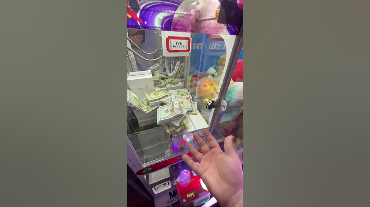 How to Beat The Claw Machine Everytime 😧 #shorts #arcade #clawmachine #lifehacks