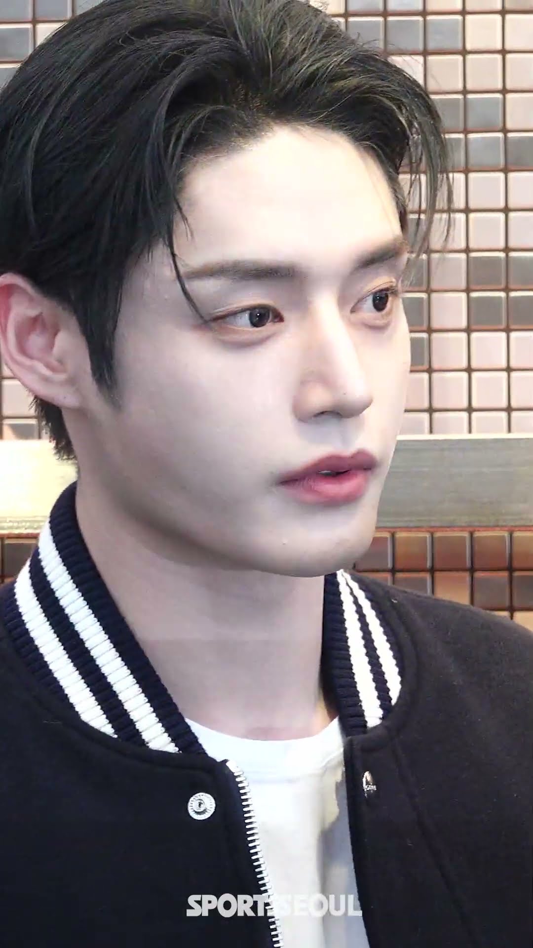제로베이스원 김지웅, 짙은 잘생김 #ZB1
