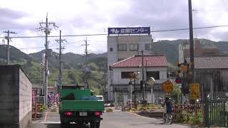 00528　ＪＲ・南海橋本駅の近くの西側の踏切　ＪＲ西日本旅客鉄道和歌山線の踏切