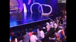 Liza Hanim - Dekat di hati