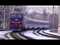 Электровоз ЧС4-153 с поездом и встречный электропоезд ЭД9М-0062