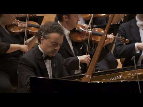 видео: Evgeny Kissin - Mozart Piano Concerto No. 23 in A Major K. 488 (2023)