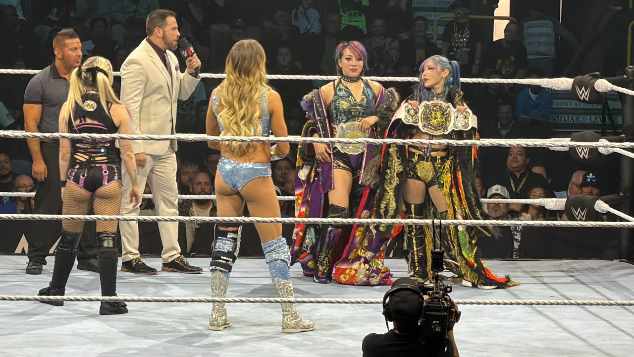 Charlotte Flair, Alexa Bliss vs Kabuki Warriors Full Match - WWE Live 12/30/2025