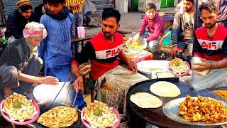 Aloo Paratha+Saag Paratha Footpath Pey/Lahore Food Street/Lahorei Aloo Paratha Dhabay wala