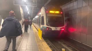 Sound Transit Link Light Rail Evening Rush Action @ Capitol Hill 12/13/22