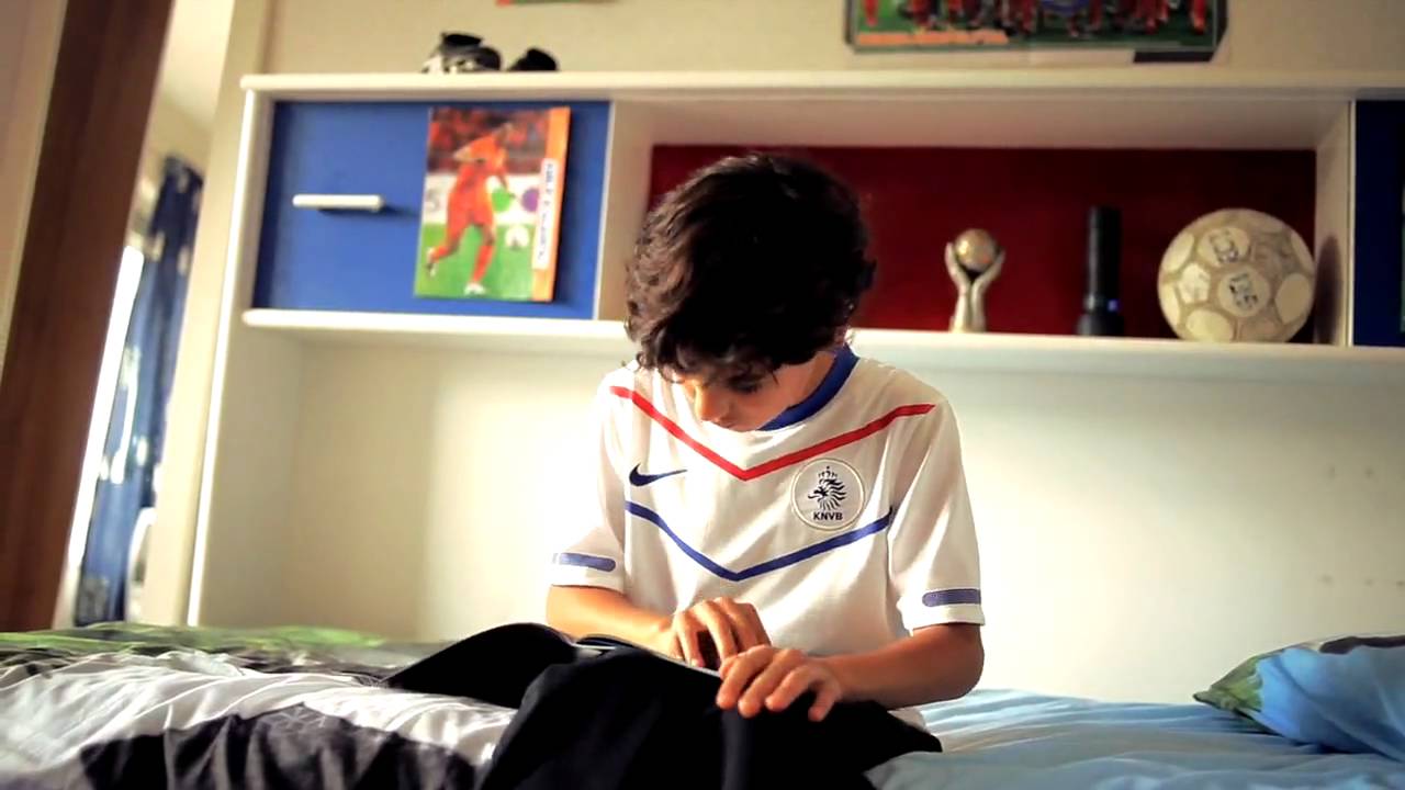 Touzani ft. Ali B, Priester en Brownie Dutch - De Baas In Mij