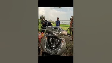 video full [ bắt hai con rắn đẻ trứng ấp con trong kho rơm ]