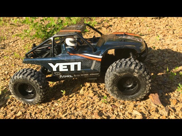 Axial Yeti Jr. Can-Am Maverick X3 1/18 RTR 4WD Electric Rock Racer