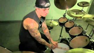 Avenged Sevenfold (A7X) - Matt Shadows Playing The Rev's drum! (HD)