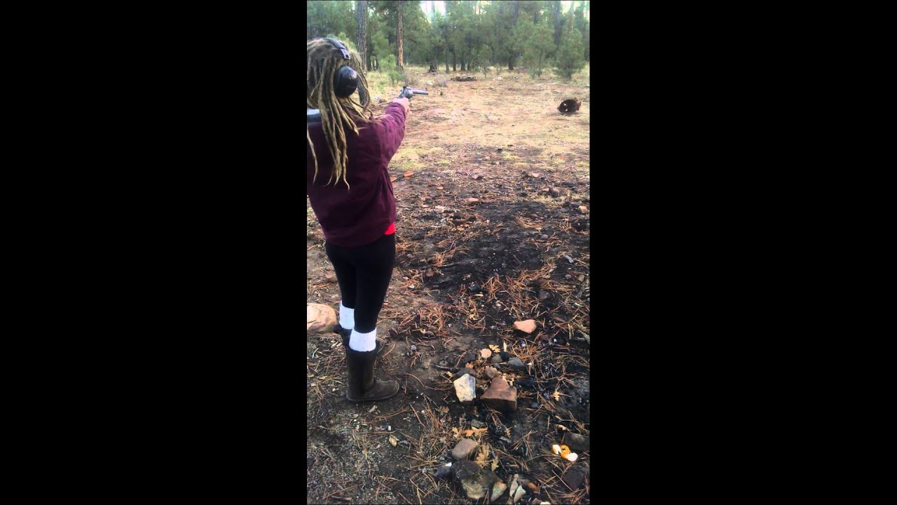 Girl Shoots 454 Casull Ruger Super Redhawk YouTube Girl Shoots 454 Casull Ruger Super Redhawk YouTube