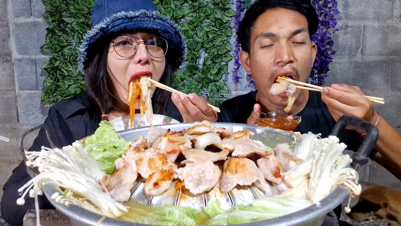 กินหมูกระทะกับน้ำจิ้มรสเด็ดแซบคือเก่า