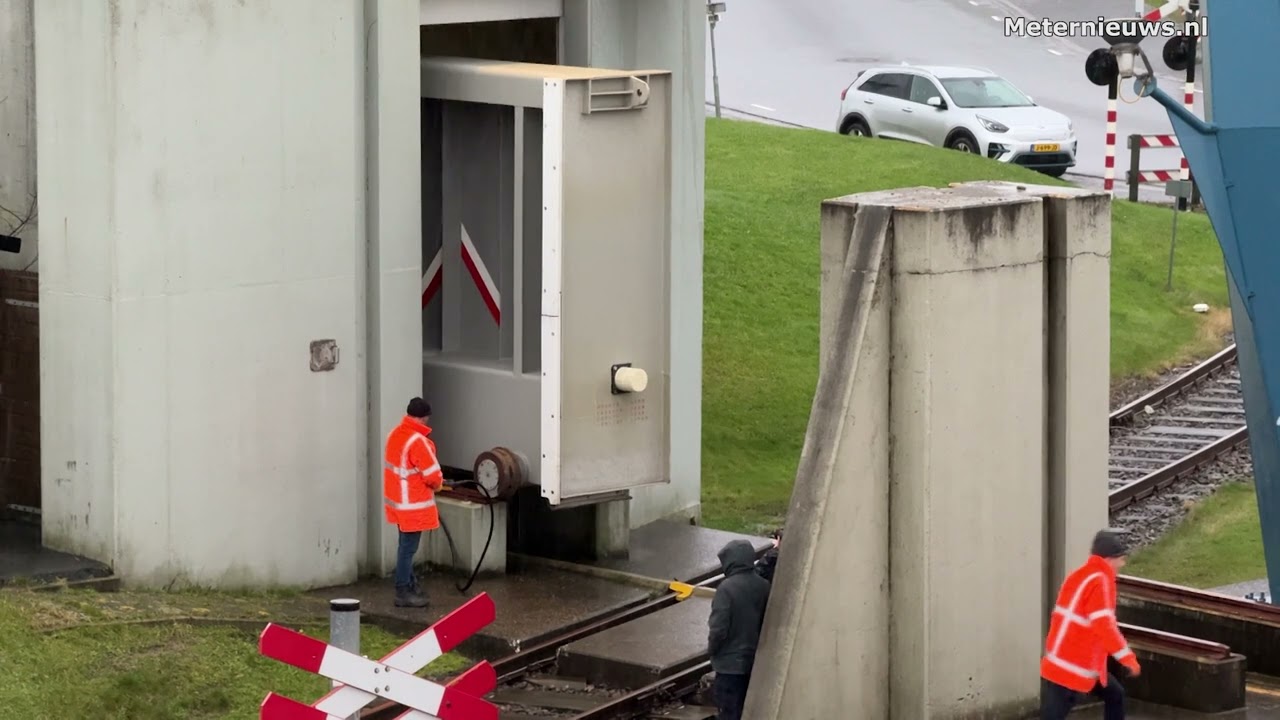 Dijkdoorgangen gesloten in Delfzijl