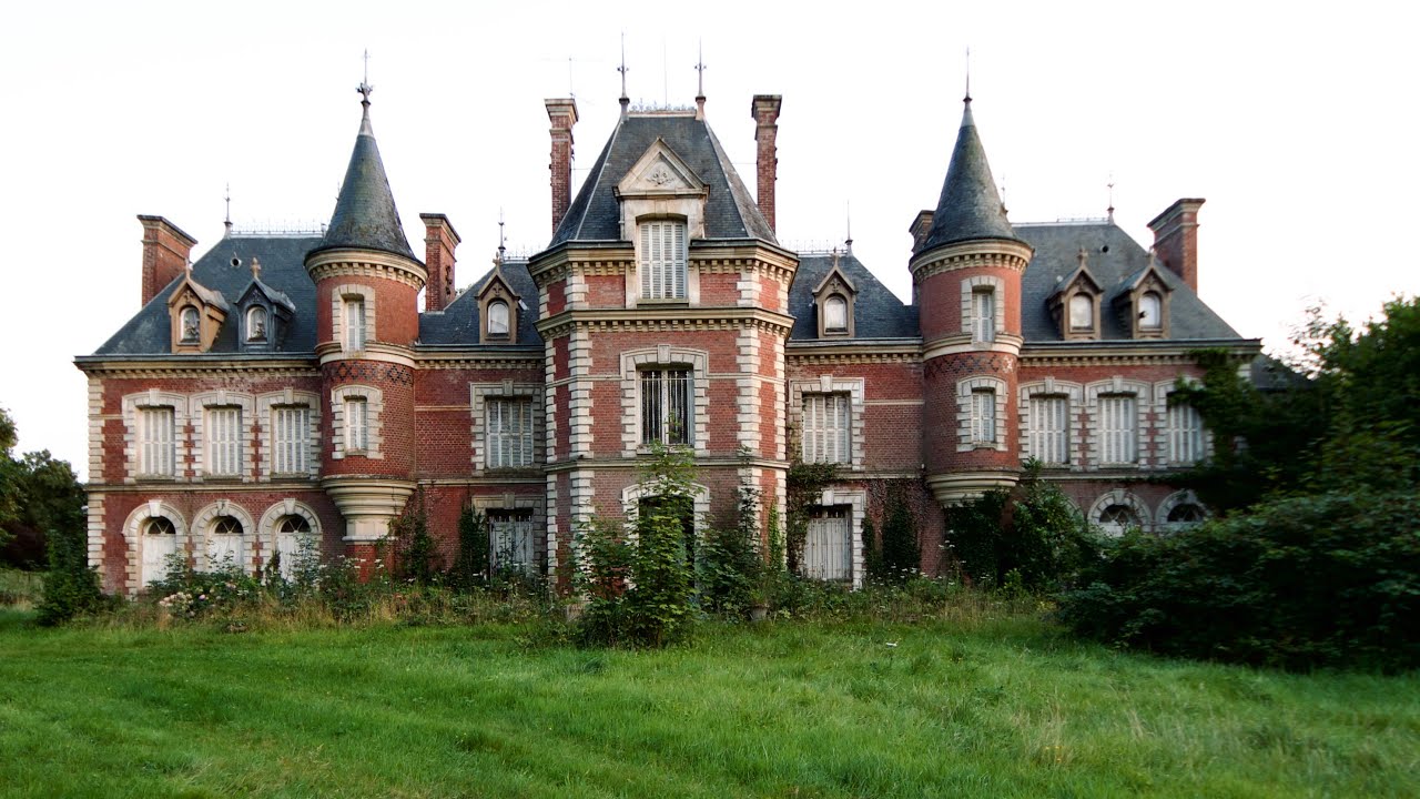 URBEX | CE CHÂTEAU ABANDONNÉ EST DIGNE D'UN CONTE DE FÉE !