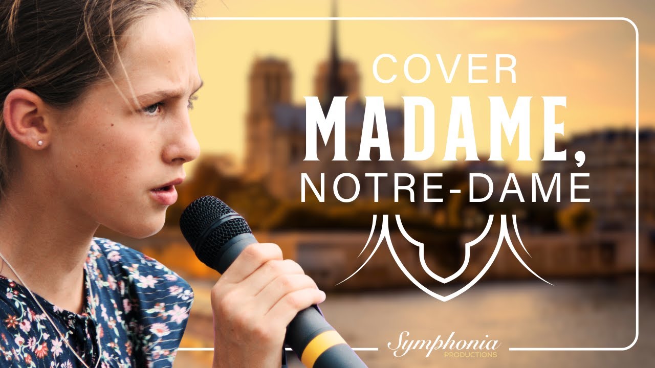 Une JEUNE SOLISTE CHANTE devant le CHANTIER de NOTRE-DAME DE PARIS ! - La Dame de Pierre