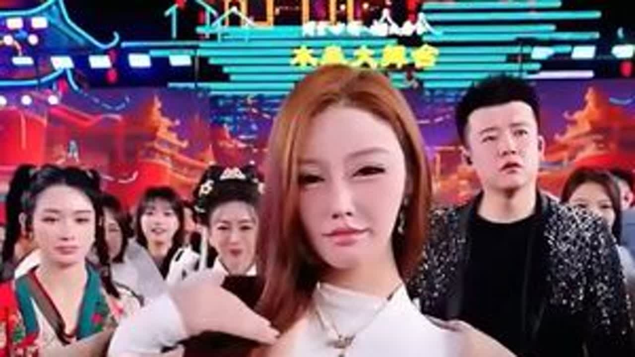 杉杉超辣空降大舞台，身材真的太哇塞了#木森  #木森大舞台  #美女 #魔鬼身材 #户外直播现场