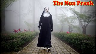 The NUN Prank kocak..!! Valak menakutkan tapi lucu