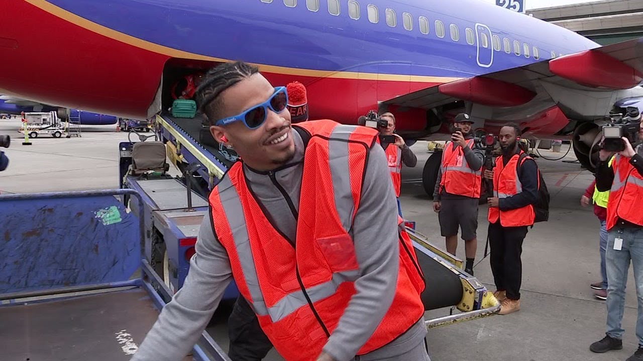 HIGH-FLYING Houston Rockets SURPRISE Southwest Airlines passengers ...