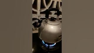 KETEL ALADIN BISA BUNYI SENDIRIAN.DAN BISA MENGELUARKAN AIR PANAS.