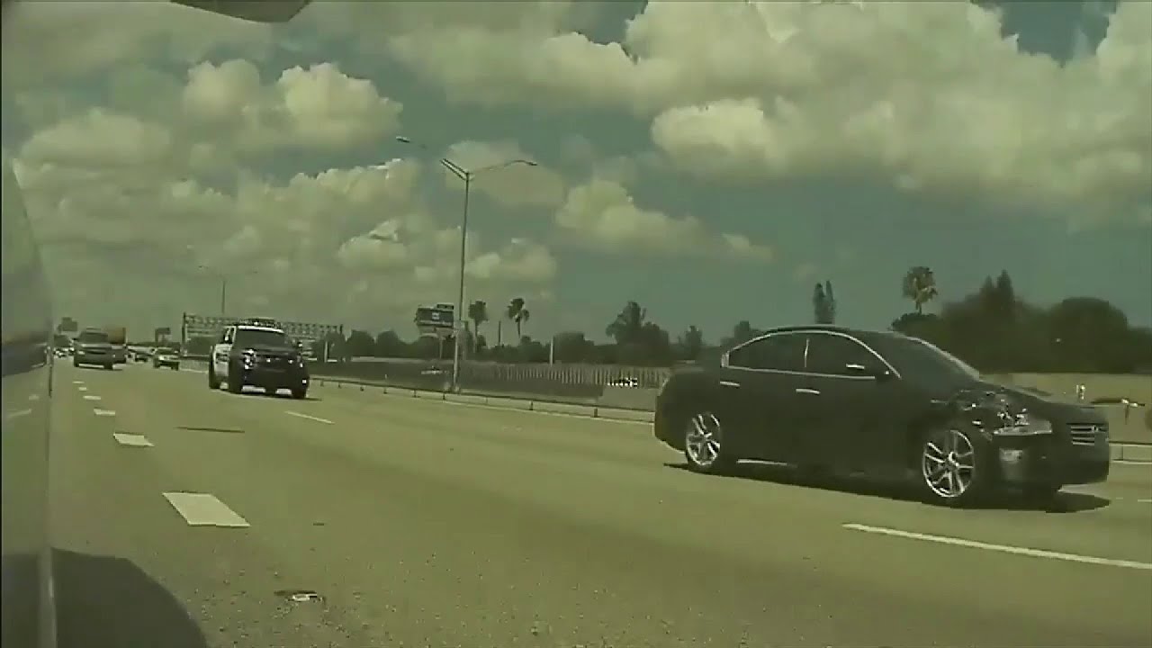 Robbery suspect leads police on high-speed chase that ended with crash ...