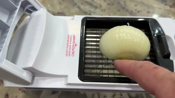 DEMO: Watch The Fullstar Vegetable Chopper Onion Chopping Demo