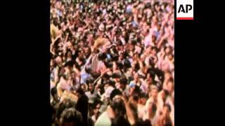 SYND 6-6-74 POWS ARRIVE BACK