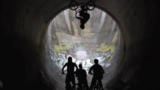 BMX 16ft Full Pipe Loop - Red Bull Full Circle