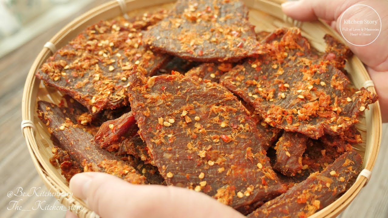 សាច់គោងៀត 🐮🥩[Khmer Spicy Beef Jerky] [Kitchen Story] YouTube