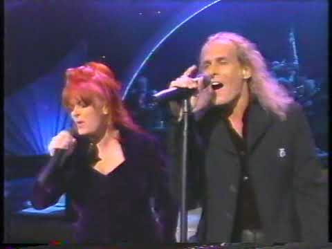 Wynonna Judd & Michael Bolton Christmas duet | This Is the Time | CMA Awards (1996)