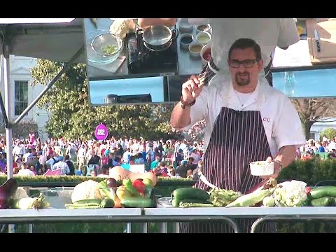 White House Easter Egg Roll Eggcited To Cook Stage With Chris Cosentino-11-08-2015