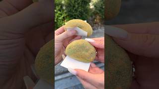 Thumbnail for もち親父の高速餅つきパフォーマンスで有名な老舗餅屋🌿1個180円で出来立ての温かいよもぎ餅を提供してくれる #奈良グルメ