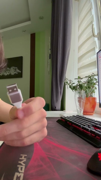 Гайд как снять пластиковый чехол с AirPods - YouTube