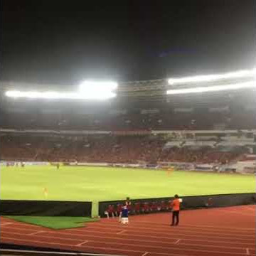 LIVE MENGAGUMKAN SORAK OMBAK SUGBK SUPORTER TIMNAS INDONESIA