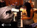 Marina and the Diamonds - Numb (KCRW Acoustic Session 08/07/2010) 4