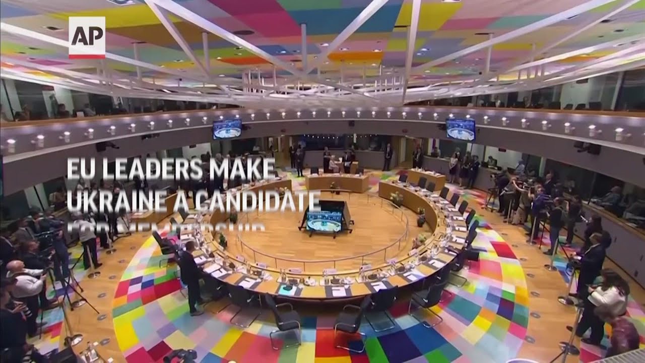 Ukraine made EU membership candidate - YouTube