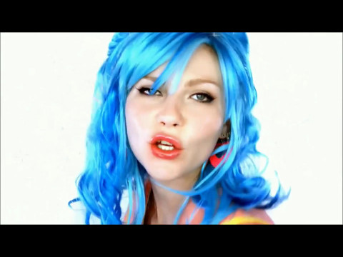 Kirsten Dunst - Turning Japanese