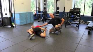 Improve your thoracic and hip mobility with the Bretzel