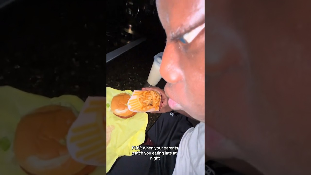 Каково это, когда родители застают тебя за едой поздно ночью😂