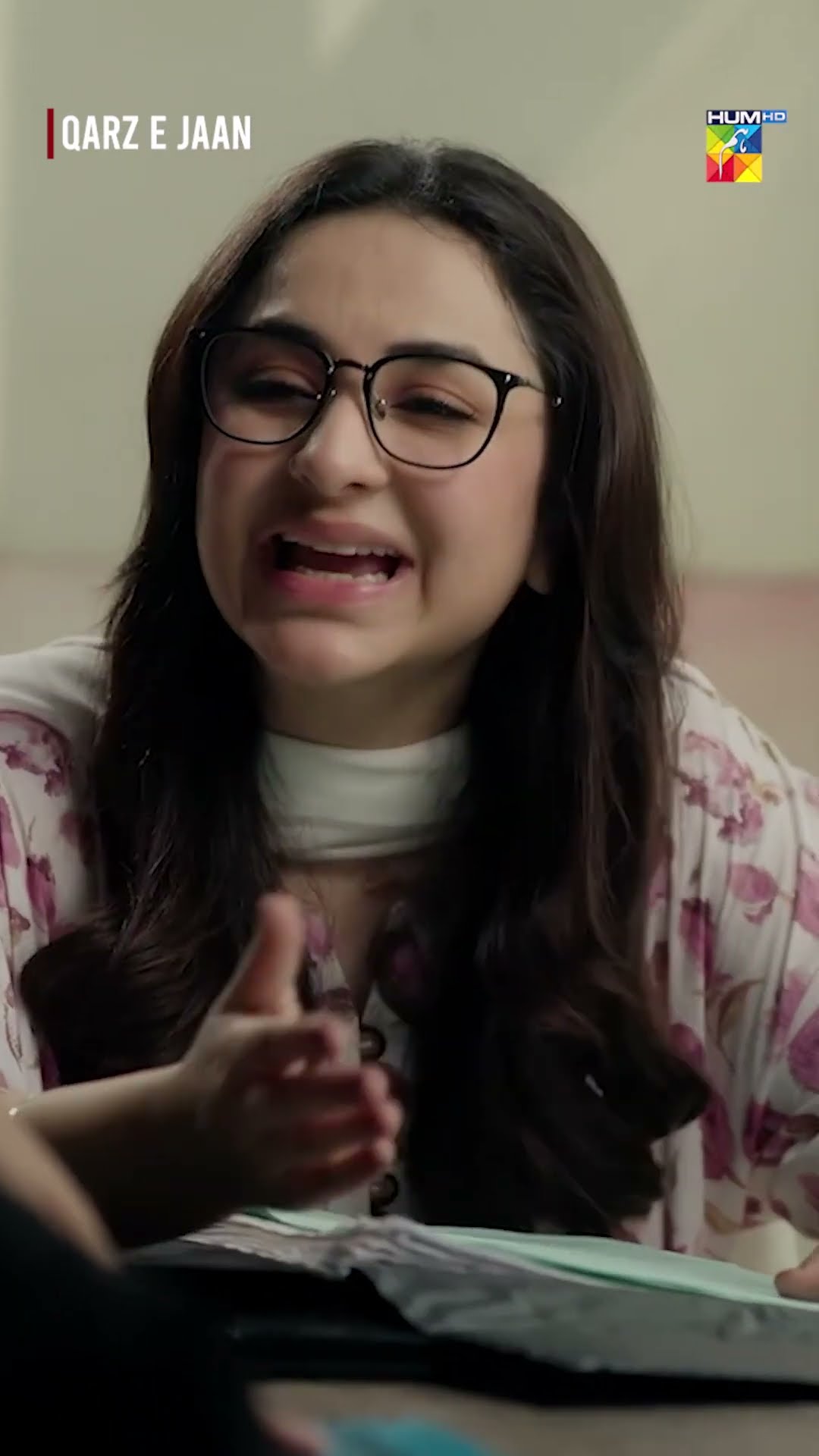 Larki Impress Ho Gayi...!! #qarzejaan #yumnazaidi #usamakhan #humtv